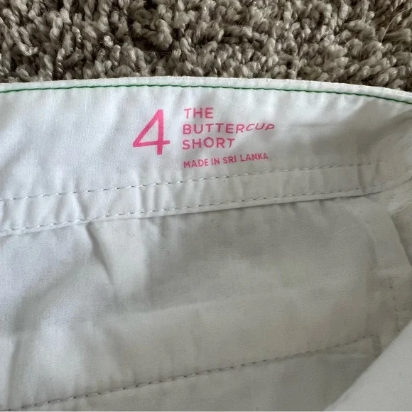 {Lilly Pulitzer} White Scalloped Buttercup Shorts - Picture 7 of 10